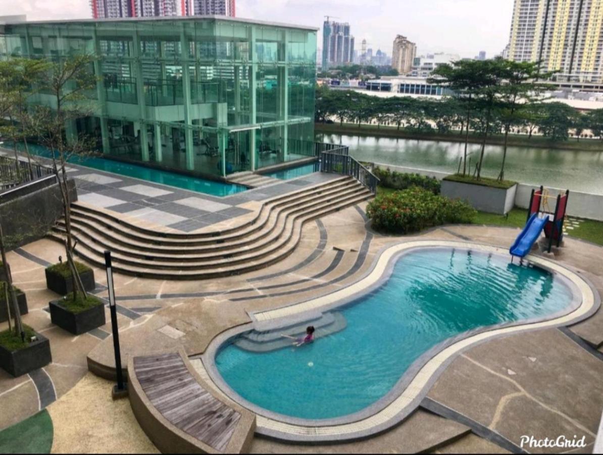 Cozy Suite Starbus! Zetapark! Above Shopping Mall! Free Wifi Free Parking Kuala Lumpur Exterior photo
